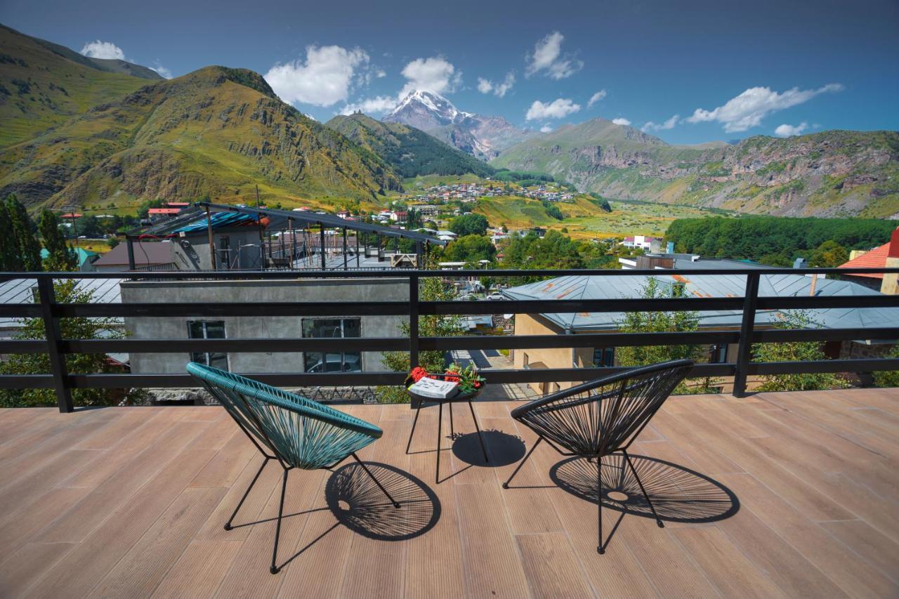 Hotel Inside Kazbegi Экстерьер фото