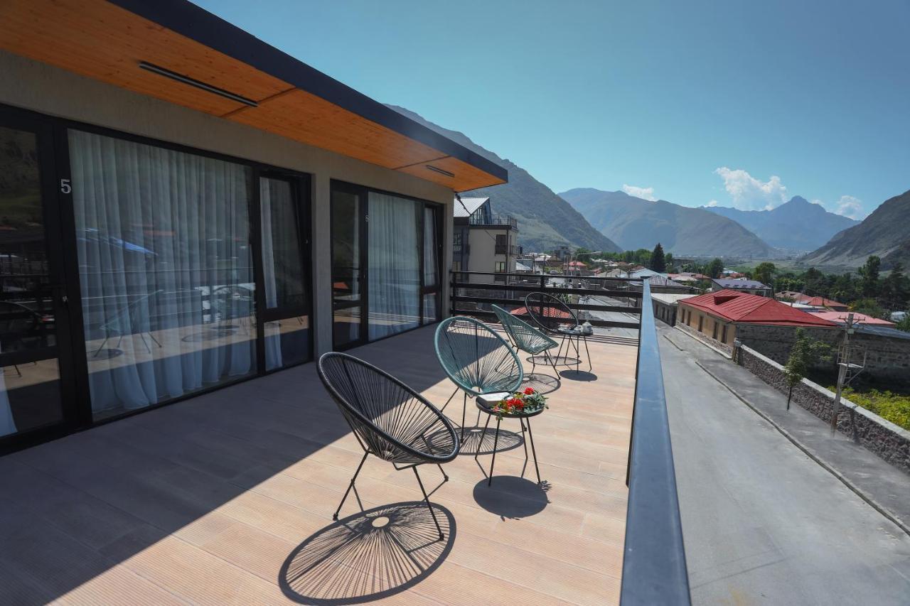 Hotel Inside Kazbegi Экстерьер фото