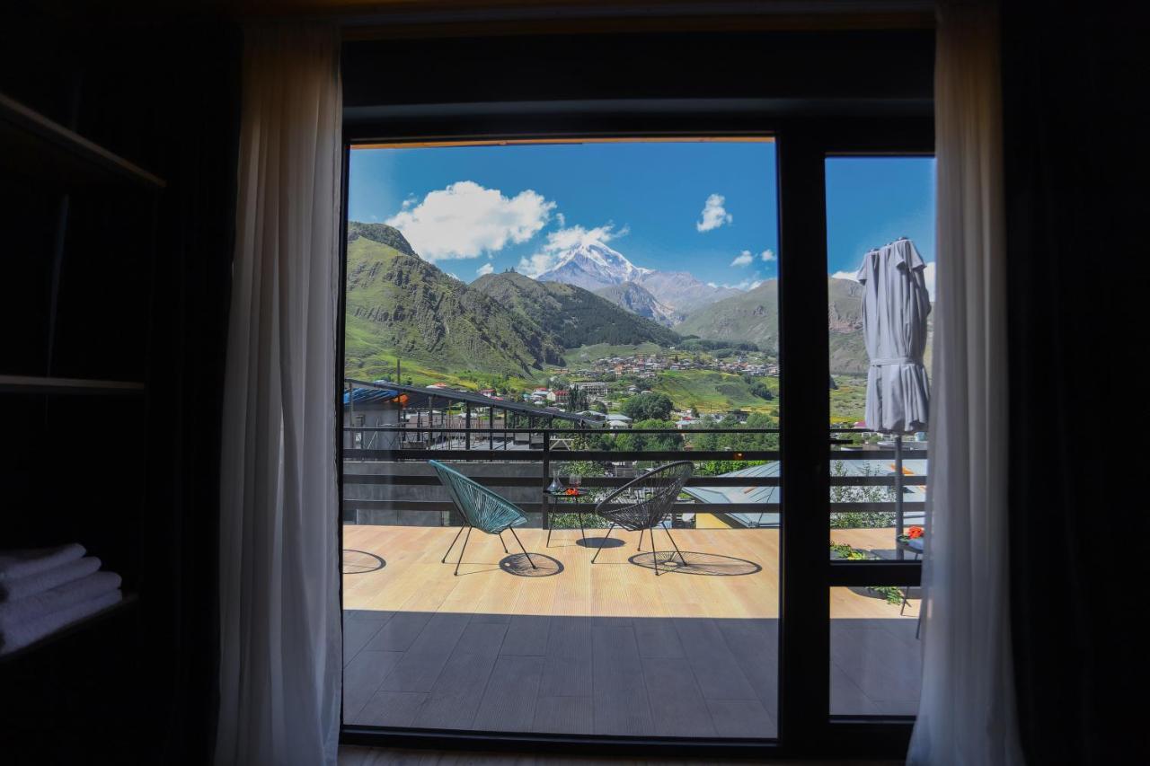 Hotel Inside Kazbegi Экстерьер фото